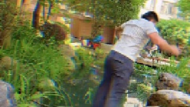 小时候过水沟长大后，你们喜欢小时候还是长大后！