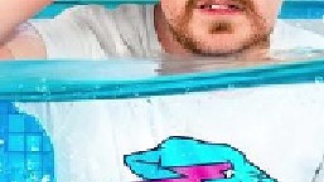 小伙竟在家中建造一间野兽先生商店