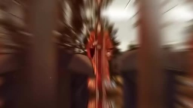 少年穿着红色嫁衣不去结婚而是去军营求救