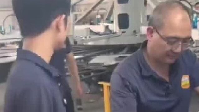 你是新员工，技术比我好，工资比我高，我不会！