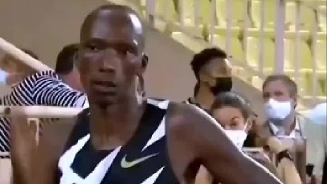 最搞笑的比赛，跑赢了就奖励一头牛