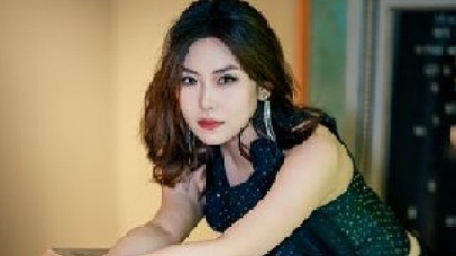 感觉有点害羞了~