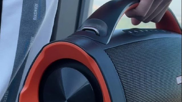 防水防摔太适合带出门野了！音质够猛灯光带感