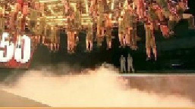 这群人被迫在此进行挑战，而他们的脚下是上万度的炽热硫酸液