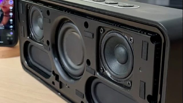 本以为是普通音箱，没想到一开机惊了：这音质，藏着真东西！