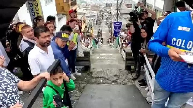 沉侵式体验山地车速降