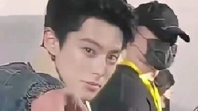 王鹤棣不是天选许七安，他就是许七安！ 这个评价很高分了啊~期待