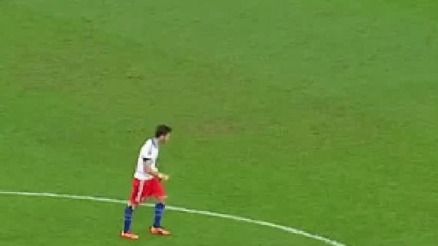 别眨眼 这任意球会拐弯！﻿