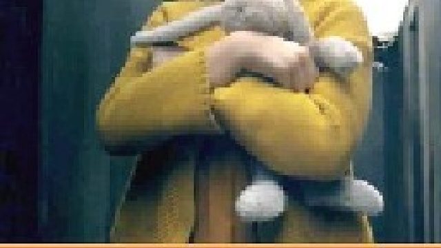 男子在量新房子时遇到了一件怪异的事
