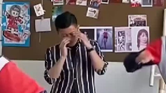 全班就他施展开了