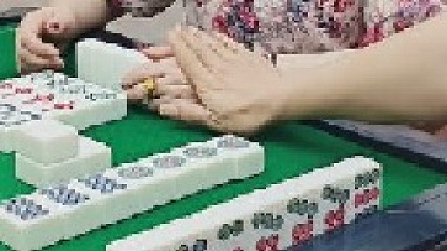 湖北卡五星大神。进来帮算哈。列算几个满胡呢？