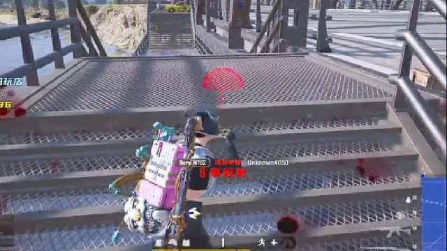 被堵桥上、队友配合引矛盾，有人抱怨有人反击，游戏内纷争不断！