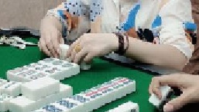 哦吼！武汉卡五星高手。列个二筒你会杠吗？