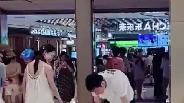 一哄就明白，那妈妈可不干了