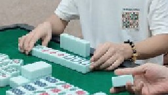 哦吼！玩卡五星没点手艺。你敢上桌子吗？