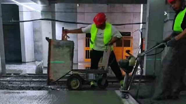 刚完成的地坪浇筑，是效率与质量的答卷！