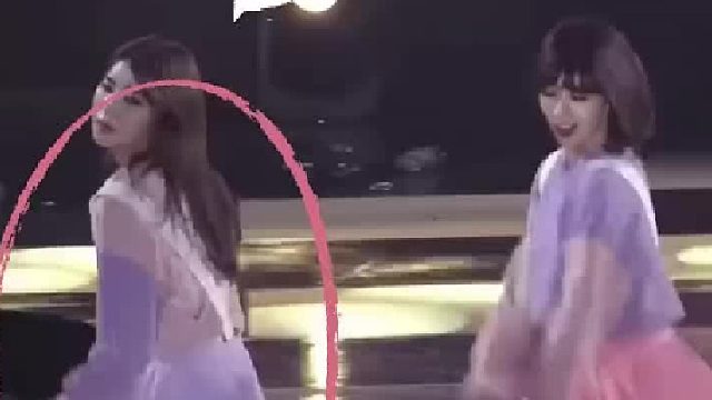 紫色那个让我笑了，这就是专业素养