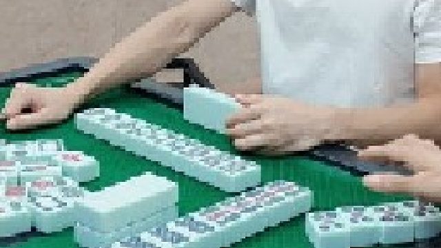 哦吼！精神小伙。这牌玩大了吧？