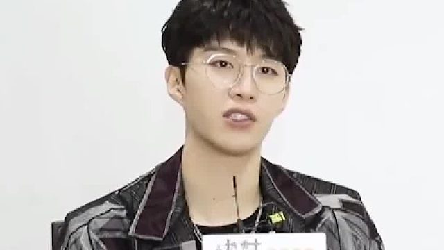 范丞丞大闹周深演唱会，跟魏大勋都玩上泥潭了