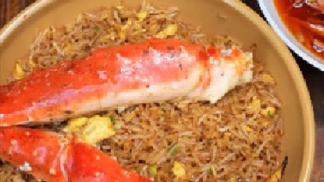 螳螂捕蝉黄雀在后呀！