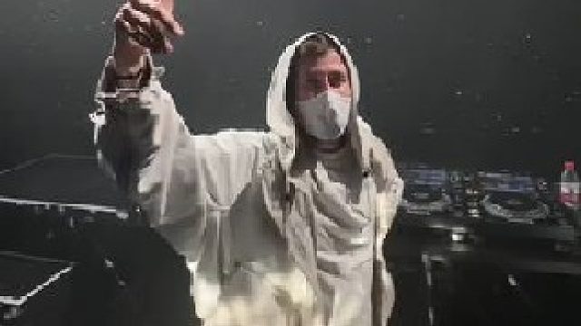 收到的粉丝都幸福“哭”了