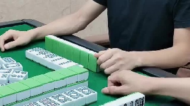 哦吼！精神小伙让你也尝试一下。包饺子滋味儿！应该赔四家吧？