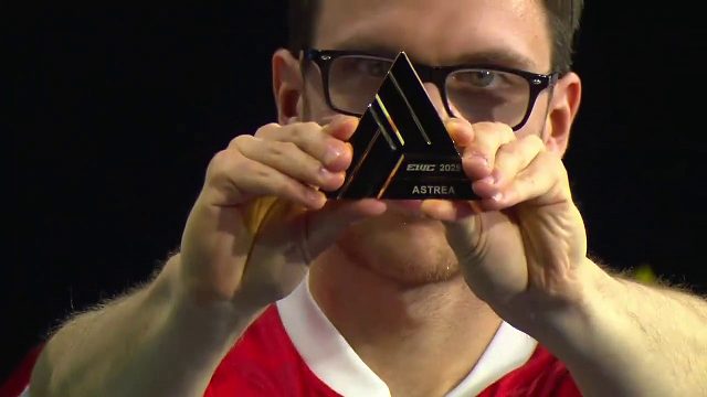 Mouz_HeroMarine 在《星际争霸II》赛场无情碾压，拿下开门红！