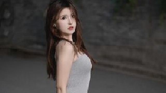 光里面的女孩子~