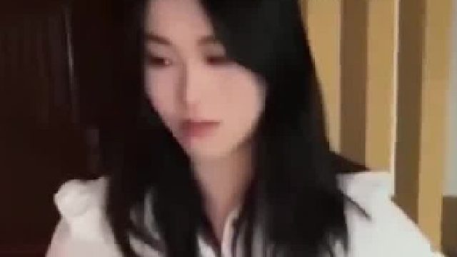 女友出去旅游，男朋友检查行李箱暴露了！最后一个更是炸裂！