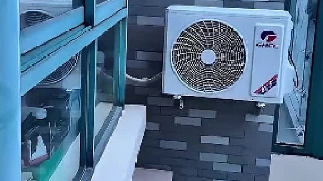 邻居将空调外机装其主卧窗边， 住户一气之下给外机加不锈钢罩