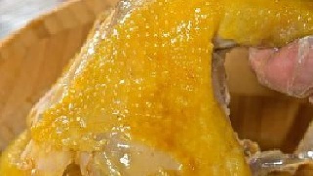 很多人做鸡只会清蒸或者红烧 试试这个盐焗鸡 全家都爱吃