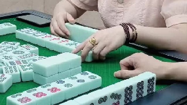 哦吼！卡五星大神们。列小姐姐这是滑皮吗？