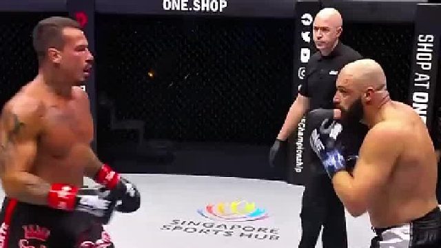 黑裤子选手典型的班门弄斧