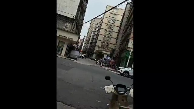 这出个车祸一般的车险怕是不够赔。