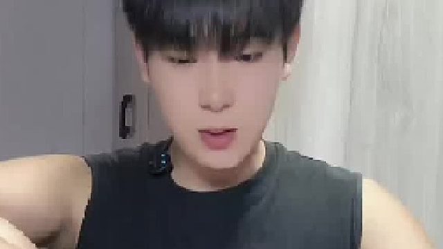 KTV打工94天赚12.8万因吃一口水果？