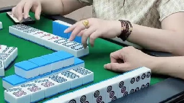 哦吼！这好的牌。怎么会多张牌。列算诈胡吗？