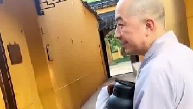 男子在寺庙问和尚，世道如此繁华，为什么选择出家？和尚回答你的问题便是你的答案