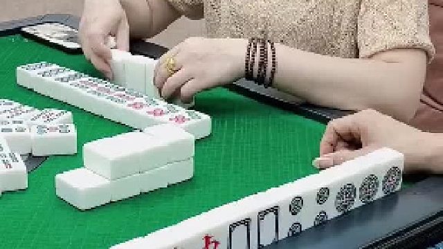 哦吼！孝感卡五星高手。谁进来告诉我。这牌你怎么打呢？