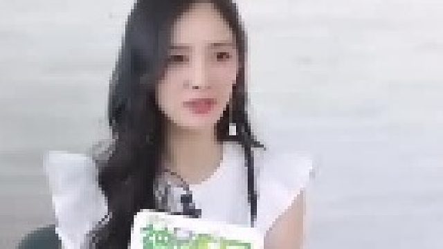 杨幂被问她跟赵丽颖谁更漂亮，杨幂直接高情商回复！