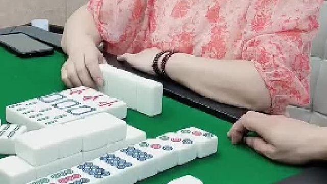 哦吼！卡五星小姐姐有点过分了。列样的牌你遇到过吗？