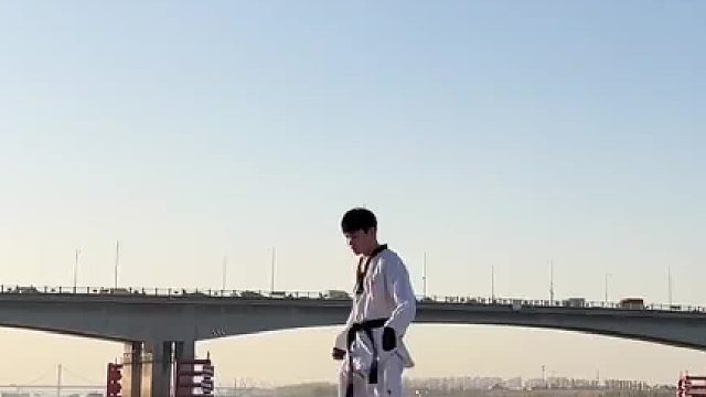 就应该知道这视频不简单了吧