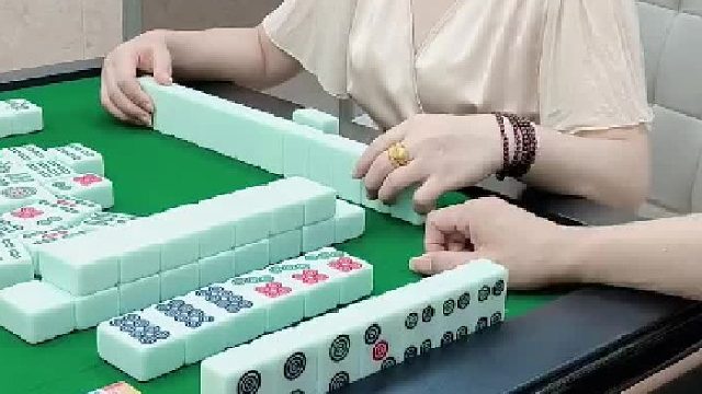 哦吼！列小姐姐的火太好了。搞不赢。锁门是什么意思呢？