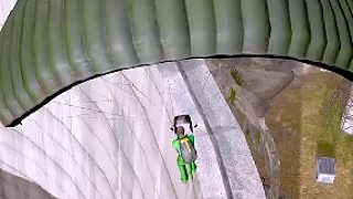 有些許的尷尬- -！