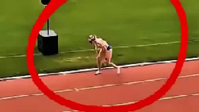 长跑冠军突倒地 100米差距真相曝光