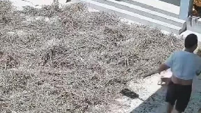 爸妈用许多年的连盖从没坏过，到儿子手里没几下就坏了。