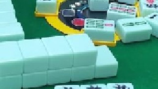 成麻换三张 四川麻将：牌型不一定要大，但是一定要正。。合川有不有一起玩的小伙伴