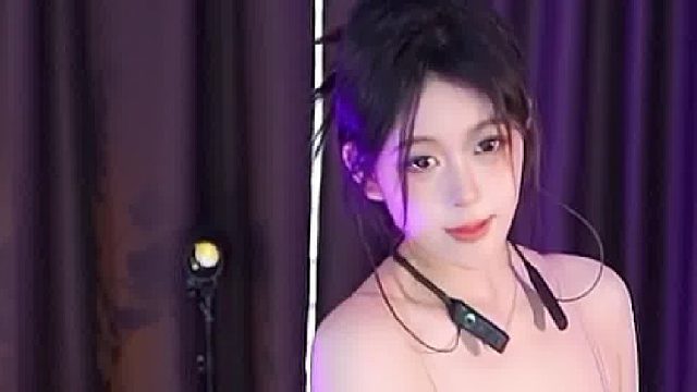 【这不小爬么】能帮妹妹洗洗丝袜么