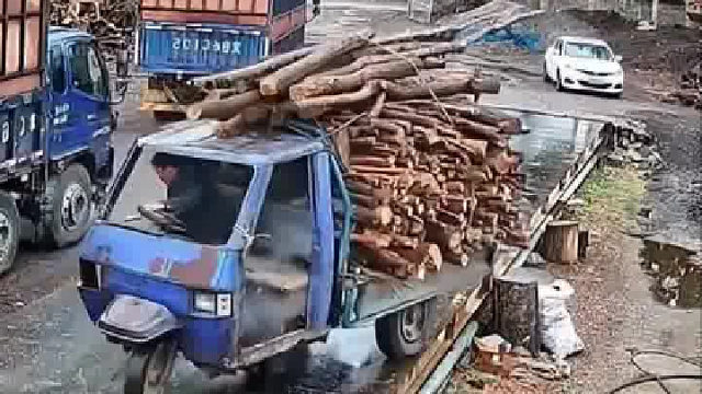 二叔这技术就别开三轮车了