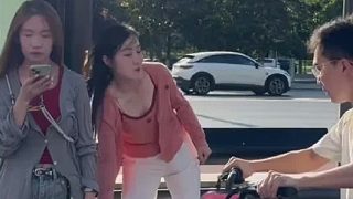 現(xiàn)在還是.....嗯......好人多！