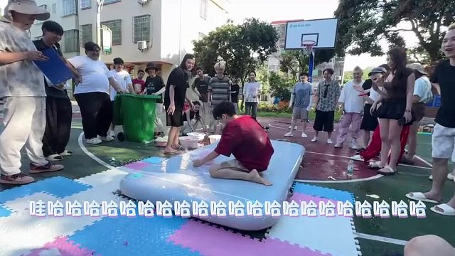 爆气球现场太疯狂！位置危险、状况不断，这队竟1分38秒进队！